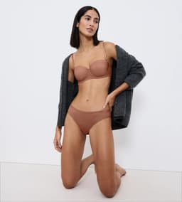 Triumph Signature Sheer – neviditelná podprsenka s kosticemi a odnímatelnými ramínky Triumph TOASTED ALMOND 4